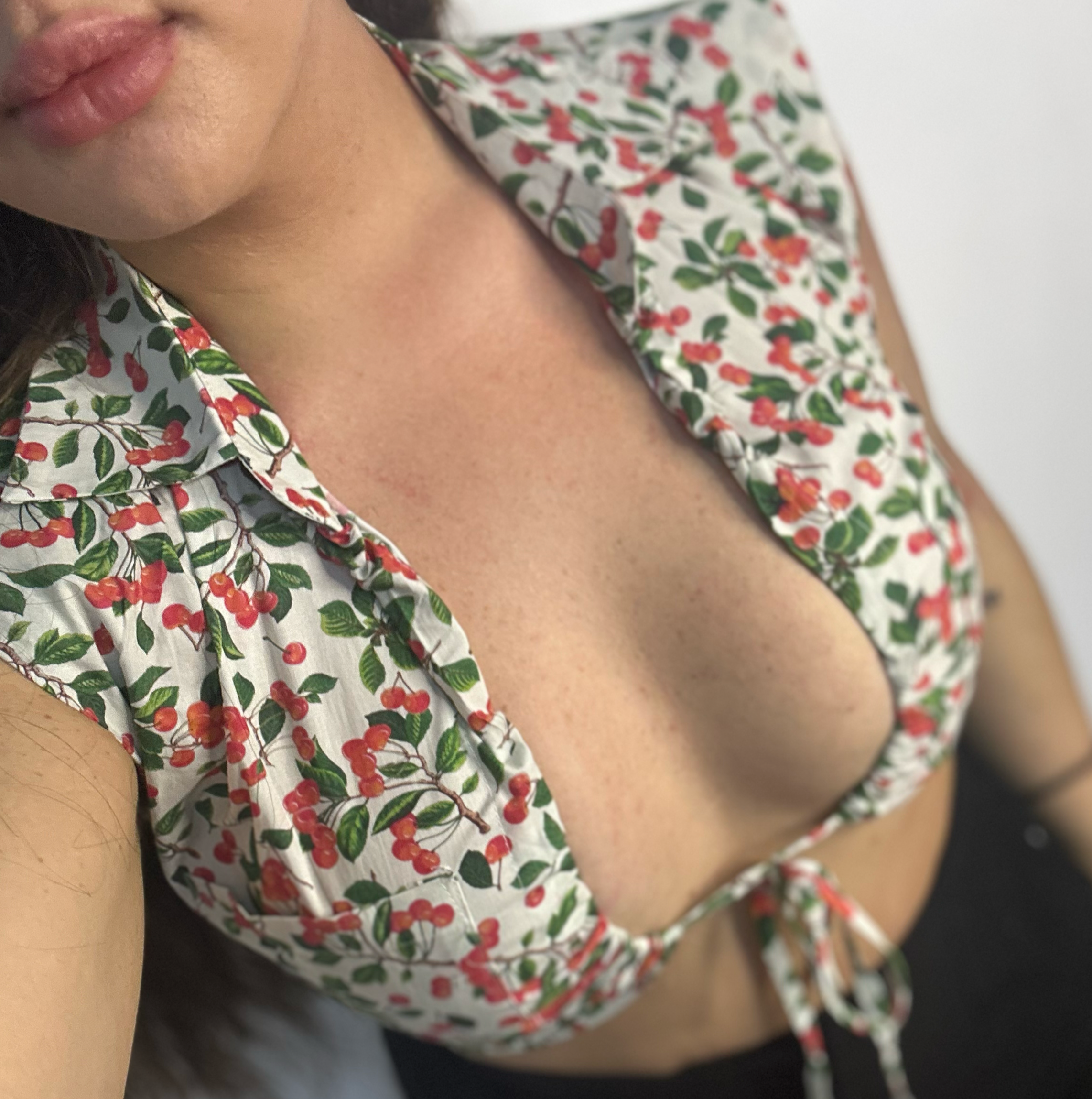 Shirt crop cherry